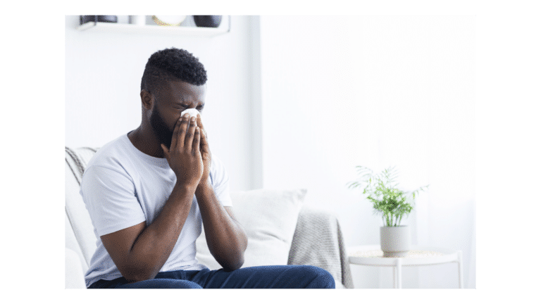 Man blowing nose - Medicash