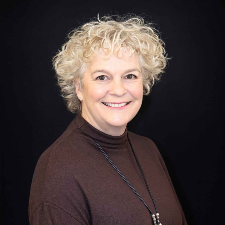 Lorraine Clinton headshot